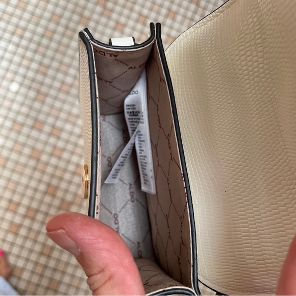 Aldo Mini White Square Handbag with Gold Lion and Chain - Picture 6 of 10